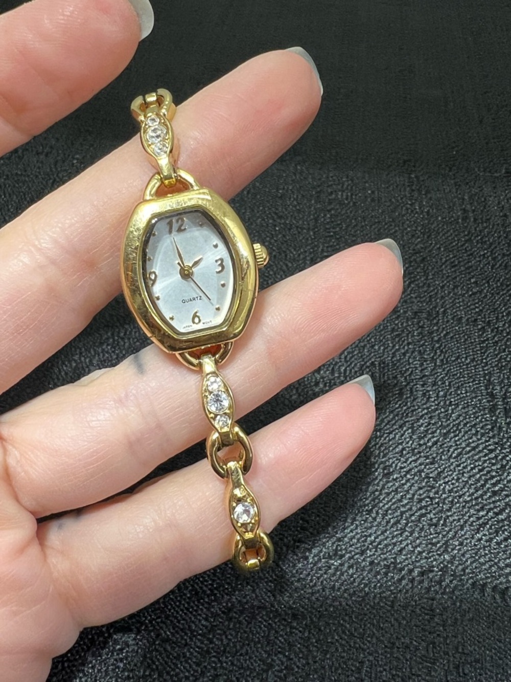 Wristwatch Gold Tone Rhinestone Detail Band Japan Movt Quartz